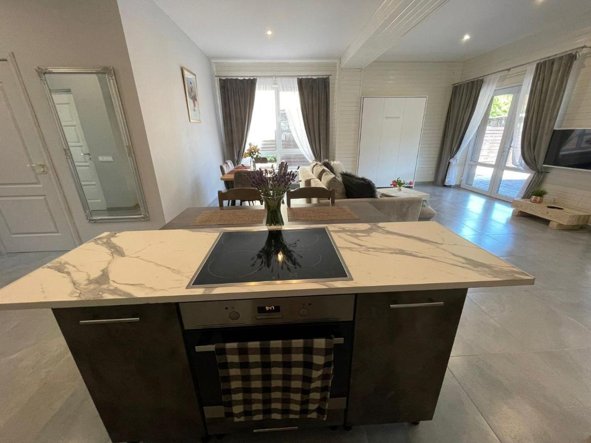 Apartamenti Starp Krastiem Liepāja Екстериор снимка